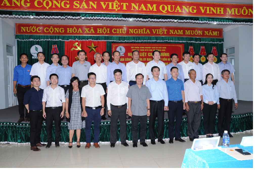 Đoàn UBQL vốn tại doanh nghiệp, lãnh đạo huyện Krông Năng, lãnh đạo TĐCNCSVN và lãnh đạo các ban ngành chuyên môn về làm việc tại Công ty (năm 2020)